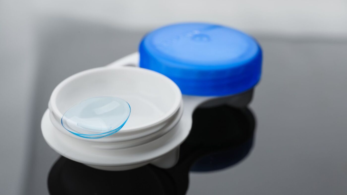 thumbnail image 2 of 20 Pack Black & White Contact Lens Cases - Leak Proof Design With R/L Marked Lids 2 of 9